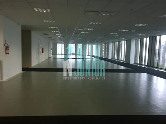 Conjunto com 1800m², para alugar, no bairro Vila Olímpia em São Paulo