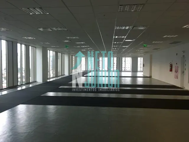 Conjunto com 1800m², para alugar, no bairro Vila Olímpia em São Paulo