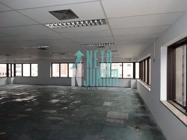 Conjunto com 165m², à venda ou para alugar, no bairro Itaim Bibi em São Paulo