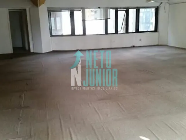Conjunto com 184m², para alugar, no bairro Vila Olímpia em São Paulo