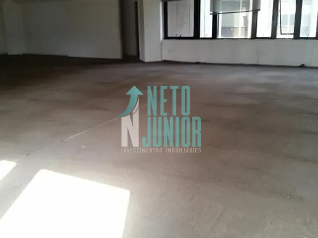 Conjunto com 184m², para alugar, no bairro Vila Olímpia em São Paulo