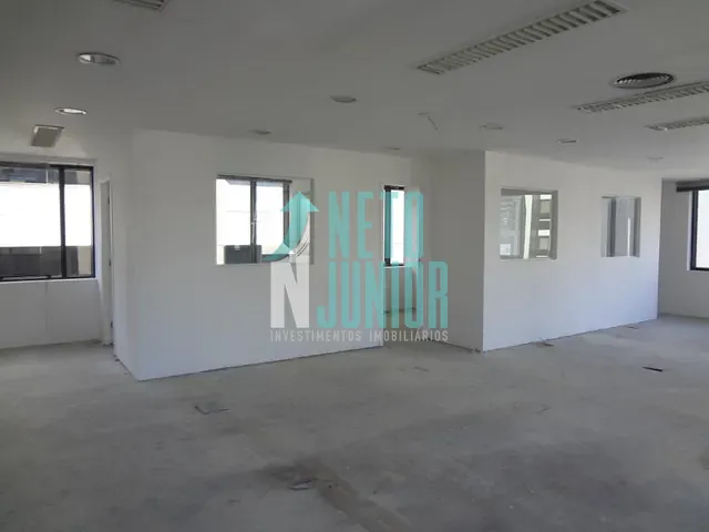 Conjunto com 223m², para alugar, no bairro Cidade Monções em São Paulo
