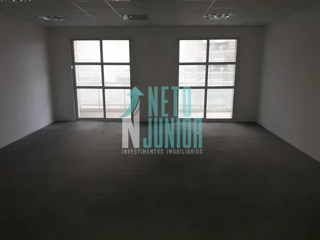 Conjunto com 70m², à venda ou para alugar, no bairro Vila Cordeiro em São Paulo