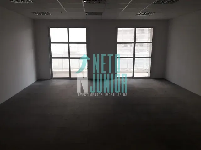 Conjunto com 70m², à venda ou para alugar, no bairro Vila Cordeiro em São Paulo