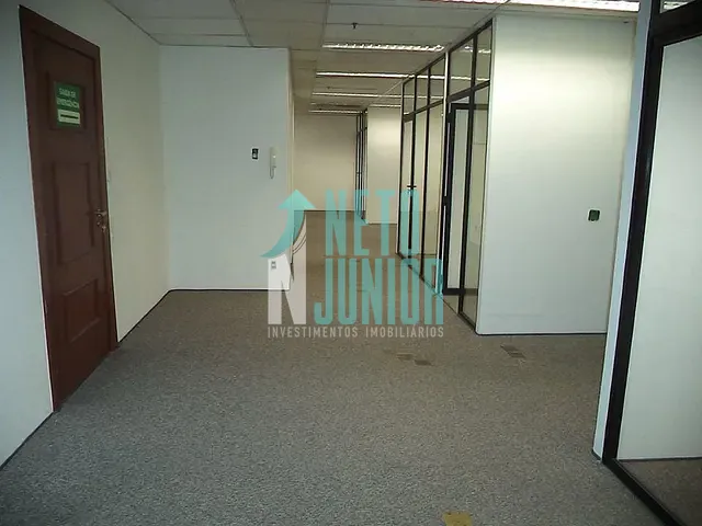 Conjunto com 180m², para alugar, no bairro Vila Olímpia em São Paulo