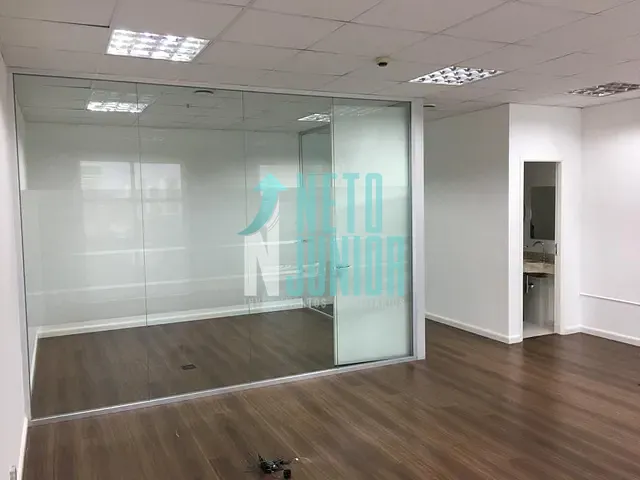 Conjunto com 70m², à venda ou para alugar, no bairro Vila Cordeiro em São Paulo