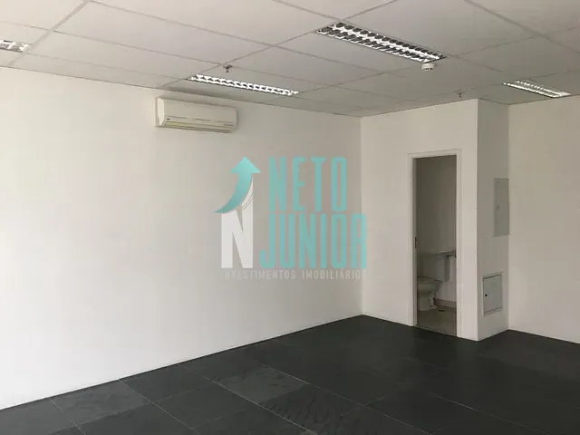 Conjunto comercial com 42m², à venda ou para alugar, no bairro Brooklin Novo em São Paulo