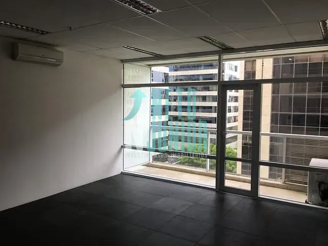 Conjunto comercial com 42m², à venda ou para alugar, no bairro Brooklin Novo em São Paulo