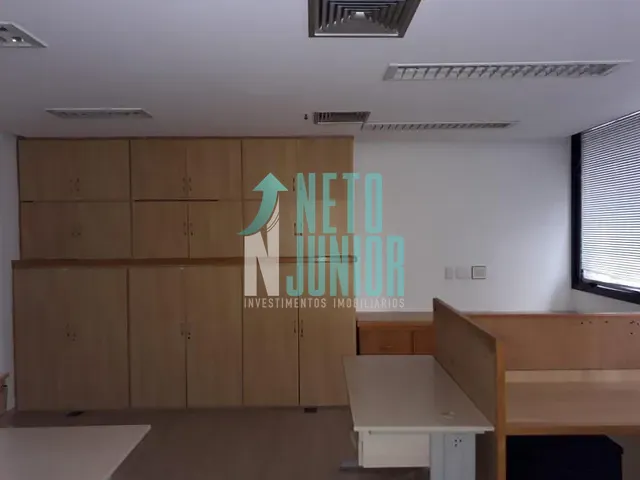 Conjunto com 120m², para alugar, no bairro Vila Olímpia em São Paulo