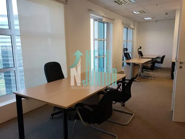 Conjunto com 130m², para alugar, no bairro Vila Cordeiro em São Paulo