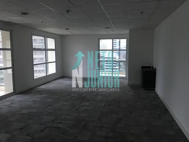 Conjunto com 152m², à venda ou para alugar, no bairro Vila Cordeiro em São Paulo