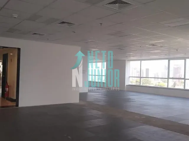 Conjunto com 131m², à venda ou para alugar, no bairro Jardim das Acácias em São Paulo