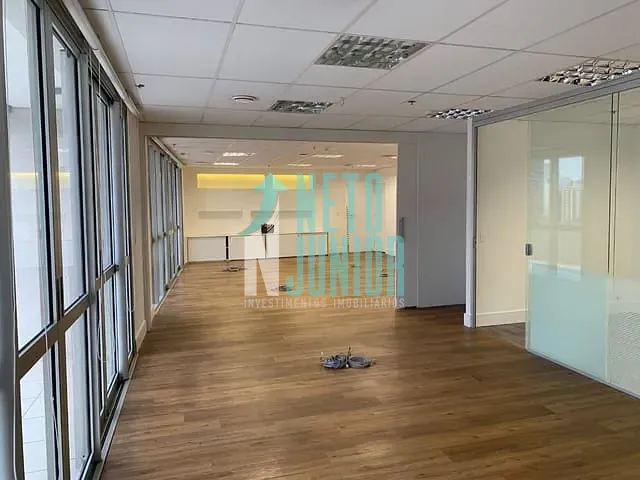 Conjunto com 292m², para alugar, no bairro Vila São Francisco em São Paulo