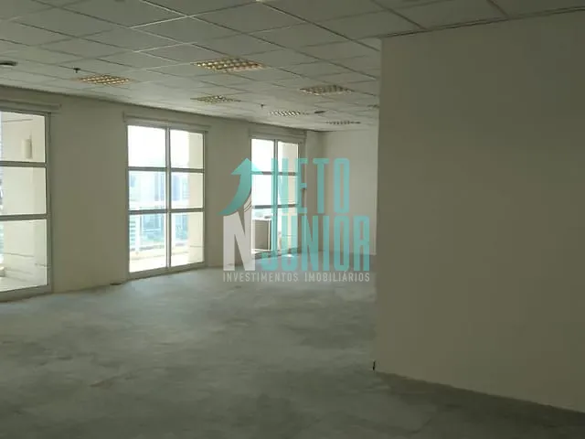 Conjunto com 134m², à venda, no bairro Vila Cordeiro em São Paulo