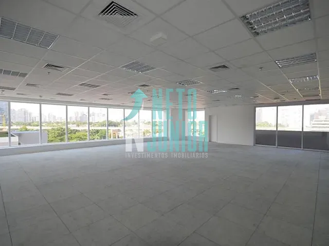 Conjunto com 872m², para alugar, no bairro Cidade Monções em São Paulo