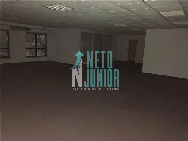Conjunto com 275m², à venda ou para alugar, no bairro Vila Olímpia em São Paulo