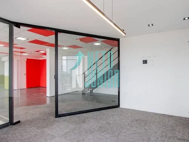 Conjunto comercial com 219m², à venda, no bairro Pinheiros em São Paulo