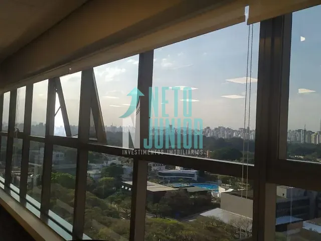 Conjunto com 150m², para alugar, no bairro Moema em São Paulo