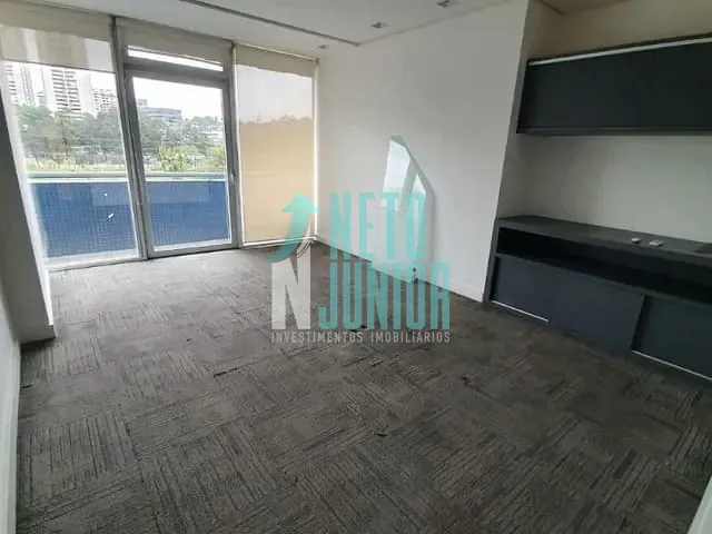 Conjunto com 132m², para alugar, no bairro Brooklin Paulista em São Paulo