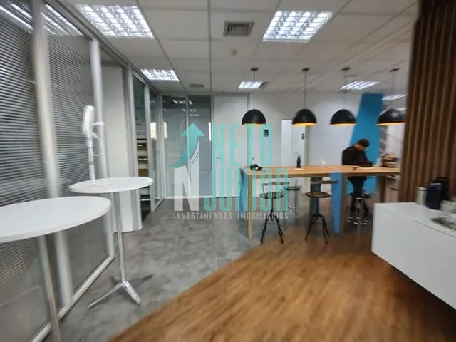Conjunto com 235m², para alugar, no bairro Chácara Santo Antônio em São Paulo