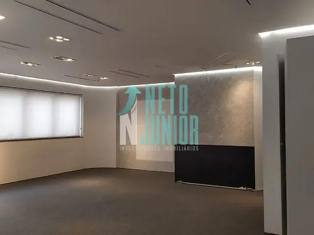 Conjunto com 57m², para alugar, no bairro Moema em São Paulo