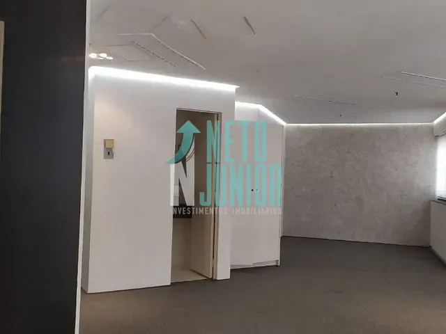 Conjunto com 57m², para alugar, no bairro Moema em São Paulo