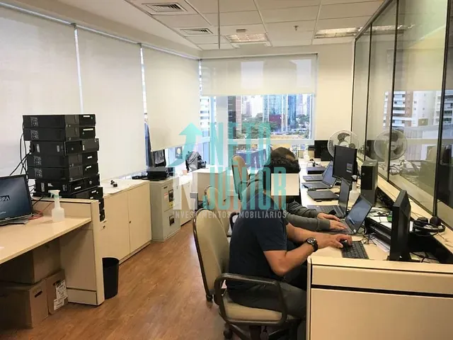 Conjunto com 311m², para alugar, no bairro Vila Nova Conceição em São Paulo