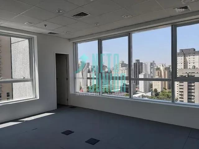 Conjunto com 136m², para alugar, no bairro Moema em São Paulo