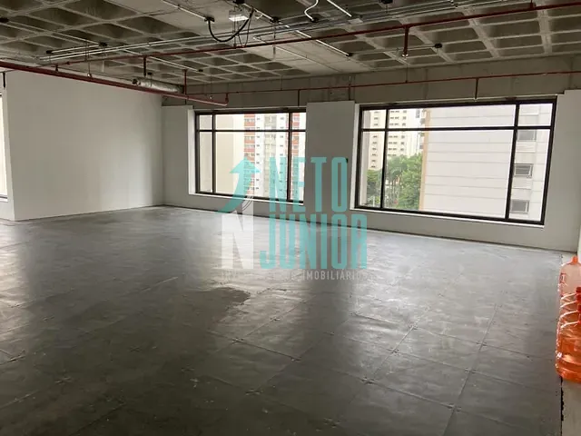 Conjunto com 185m², para alugar, no bairro Moema em São Paulo