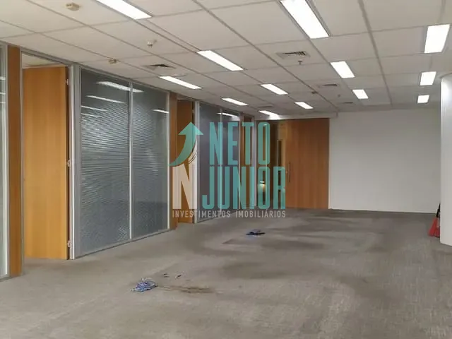 Conjunto com 200m², para alugar, no bairro Vila Nova Conceição em São Paulo