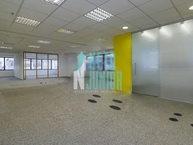 Conjunto com 300m², à venda ou para alugar, no bairro Vila Nova Conceição em São Paulo
