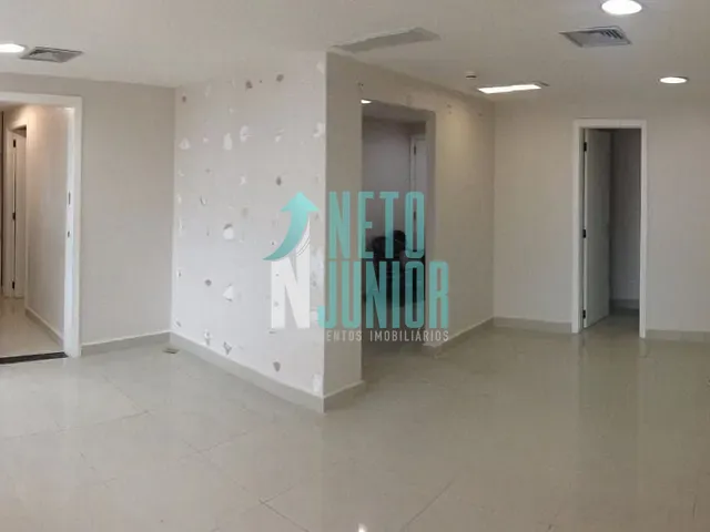 Conjunto com 34m², à venda, no bairro Moema em São Paulo