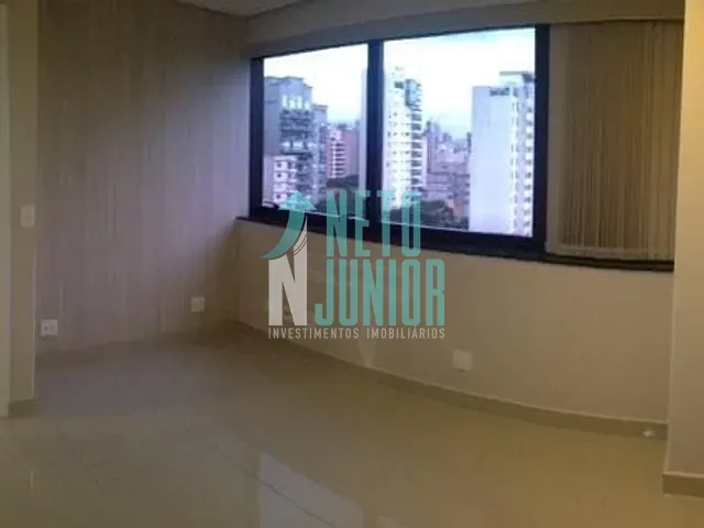 Conjunto com 34m², à venda, no bairro Moema em São Paulo