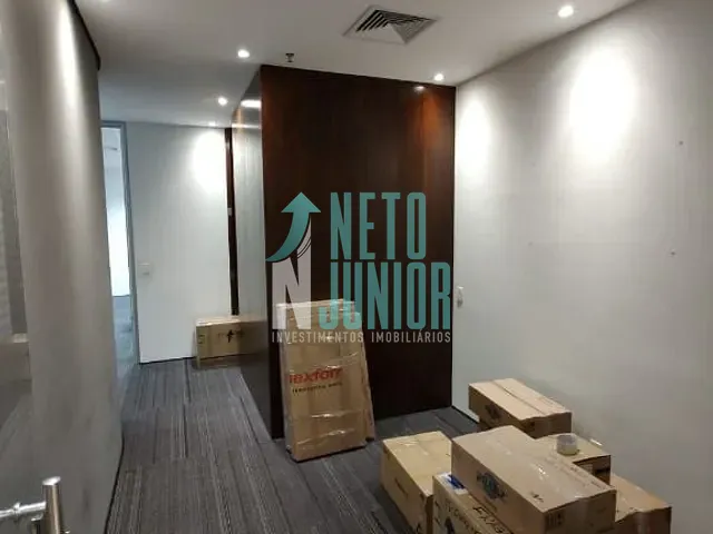 Conjunto com 130m², para alugar, no bairro Cidade Monções em São Paulo