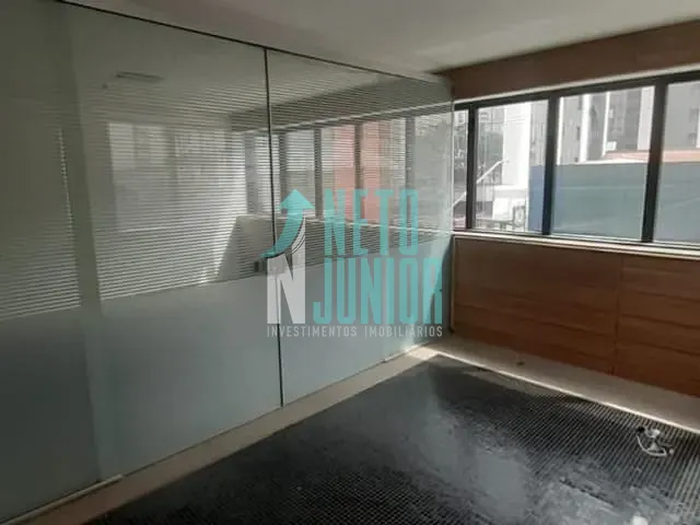 Conjunto com 100m², para alugar, no bairro Moema em São Paulo