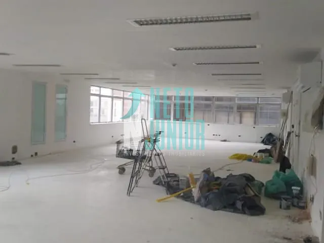 Conjunto com 180m², para alugar, no bairro Jardim Paulistano em São Paulo