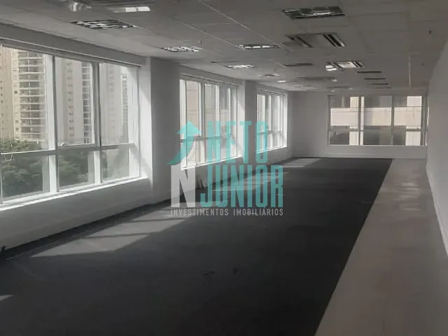 Conjunto com 271m², para alugar, no bairro Indianópolis em São Paulo