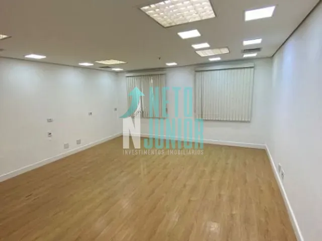 Sala com 31m², para alugar, no bairro Vila Olímpia em São Paulo
