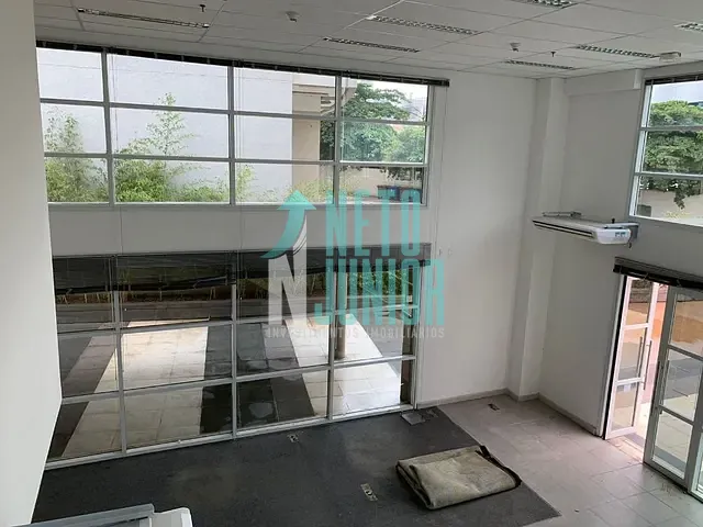 Conjunto com 138m², para alugar, no bairro Chácara Santo Antônio em São Paulo