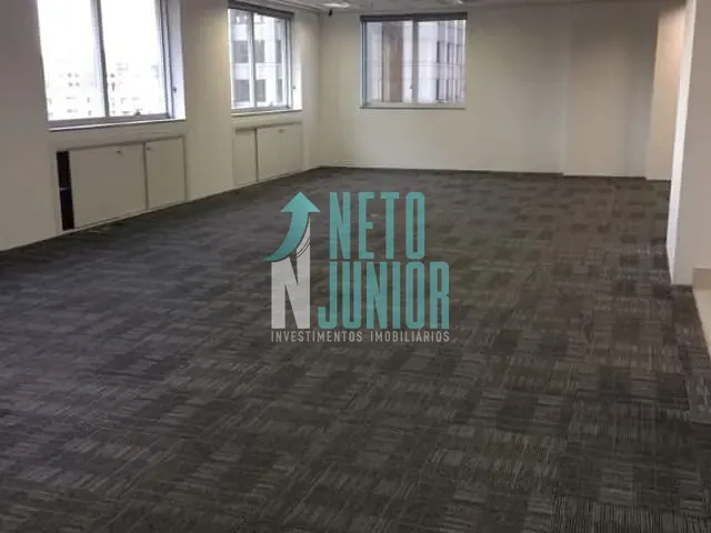 Conjunto com 459m², para alugar, no bairro Moema em São Paulo
