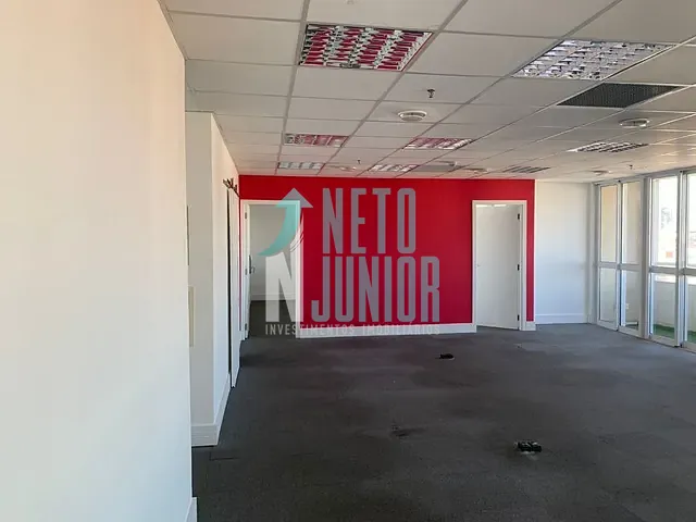 Conjunto com 250m², para alugar, no bairro Chácara Santo Antônio em São Paulo