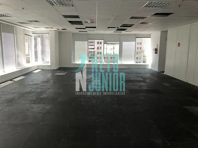 Conjunto com 222m², para alugar, no bairro Vila Olímpia em São Paulo