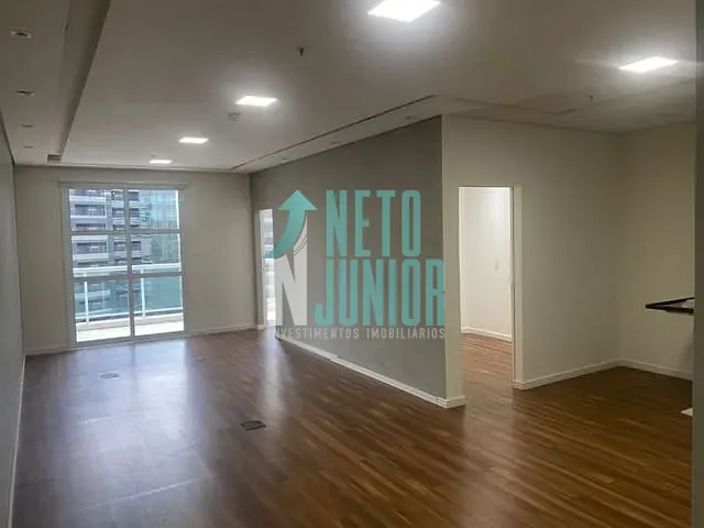 Conjunto com 70m², para alugar, no bairro Chácara Santo Antônio em São Paulo