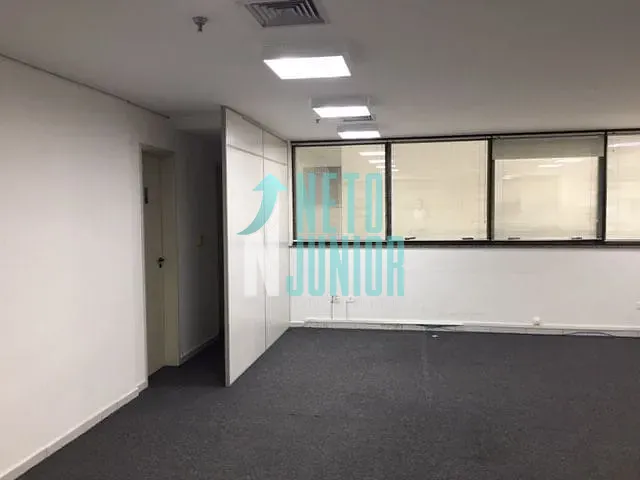 Conjunto com 100m², para alugar, no bairro Moema em São Paulo