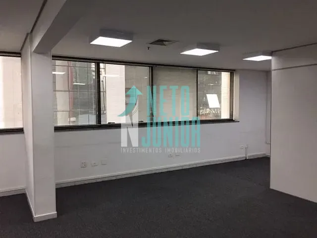 Conjunto com 100m², para alugar, no bairro Moema em São Paulo