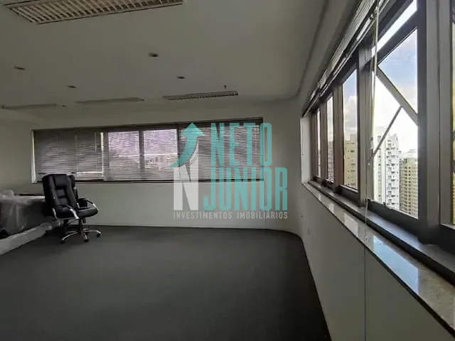 Conjunto com 311m², para alugar, no bairro Moema em São Paulo