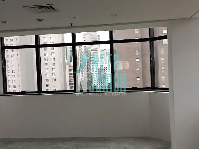 Conjunto com 300m², para alugar, no bairro Vila Nova Conceição em São Paulo