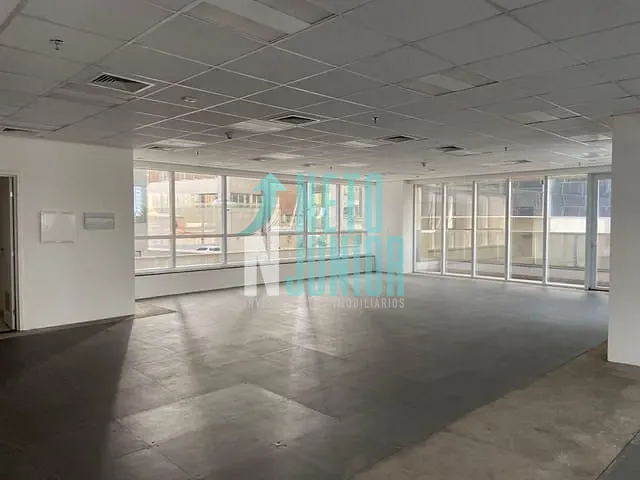 Conjunto com 265m², à venda ou para alugar, no bairro Jardim das Acácias em São Paulo