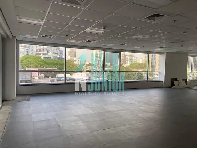 Conjunto com 133m², à venda ou para alugar, no bairro Jardim das Acácias em São Paulo