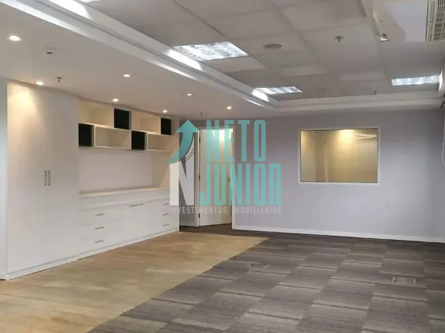 Conjunto comercial com 112m², para alugar, no bairro Moema em São Paulo